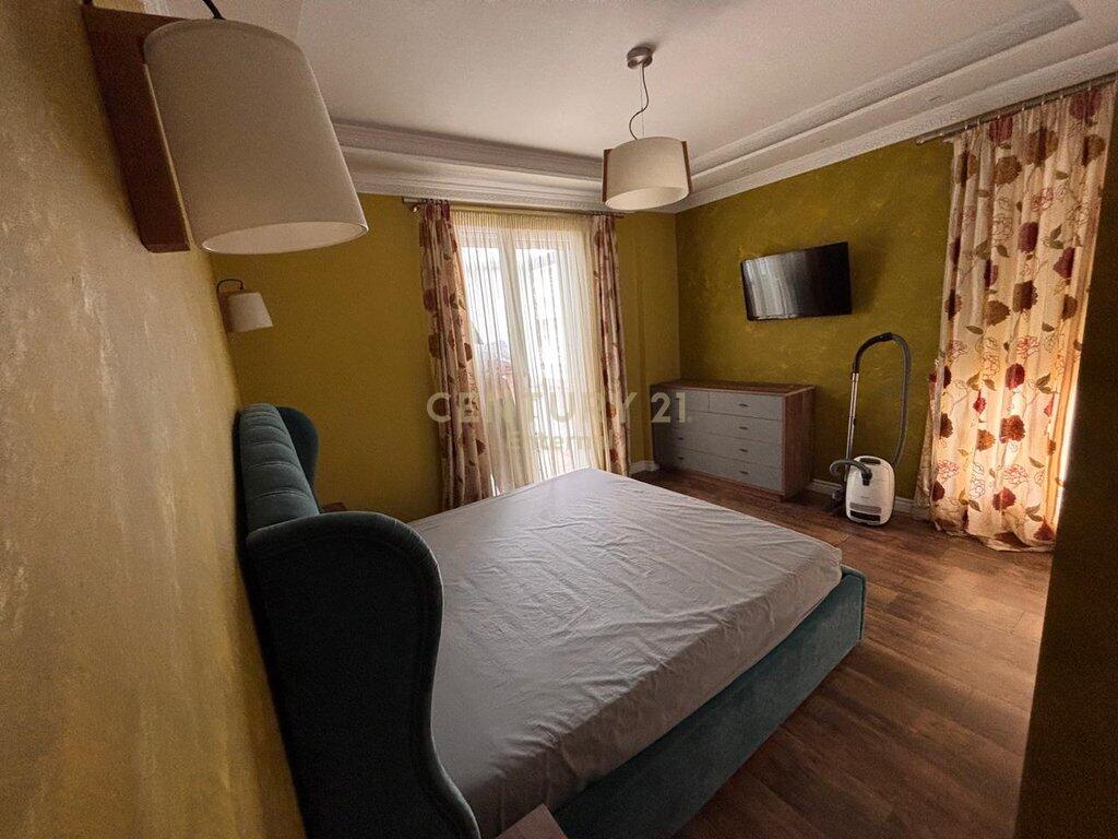 Apartment 3+1+2+2 parking spaces at the Zoological Garden 1,800 € /Month