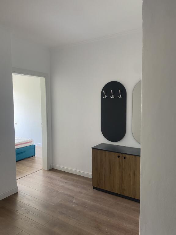 🏠 Vendesi super appartamento arredato con dettagli nella zona di Shkëmbi di Kavaja