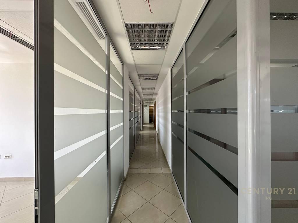 AMBIENTE UFFICIO IN AFFITTO ALLE TORRI GEMELLE!
