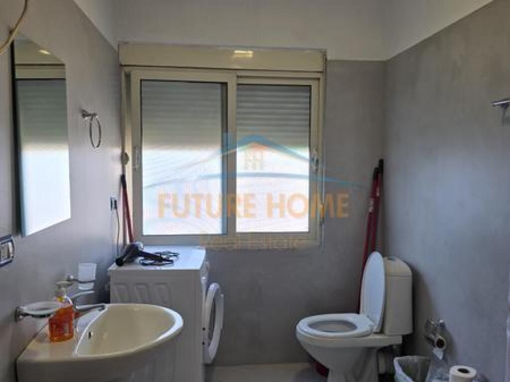 Shitet, Apartament 2+1, Komuna e Parisit