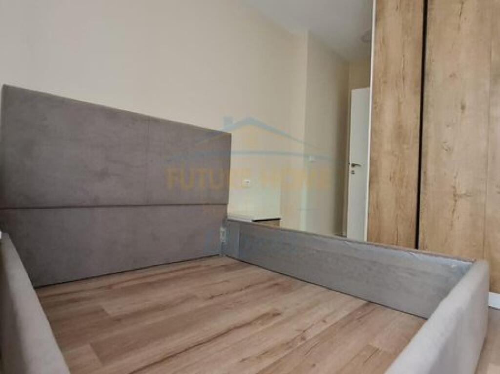 In vendita, Appartamento 1+1, Komuna e Parisit, Tirana.