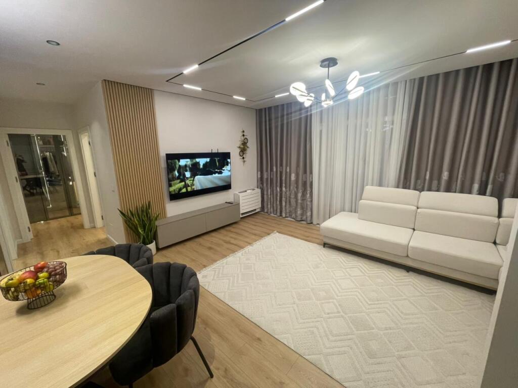 Shitet Apartament 2+1 Rr. Jordan Misja