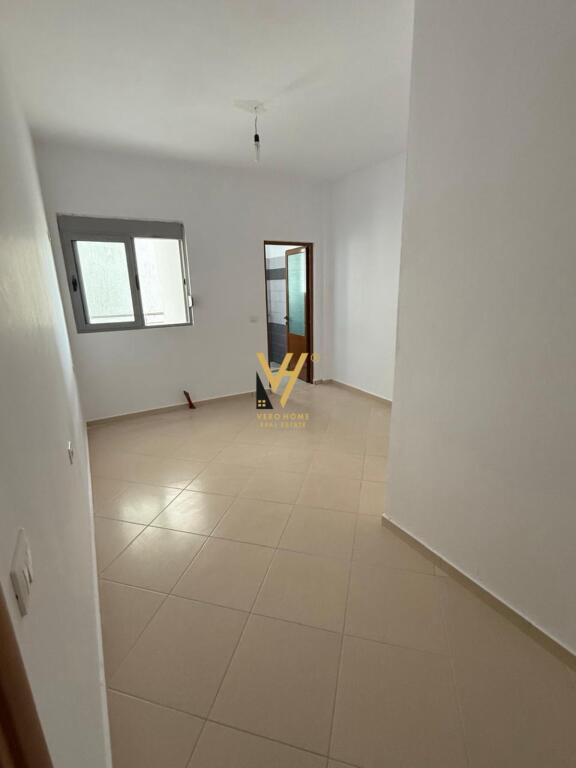 APPARTAMENTO 2+1+2 IN VENDITA A FIER  8.800.000 LEKE
