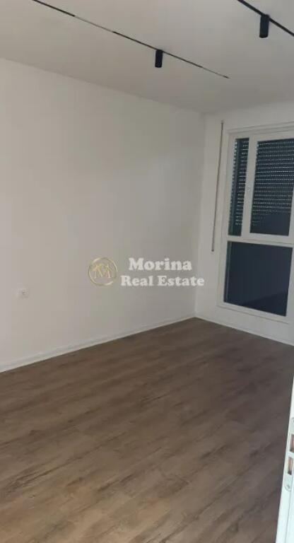 Qera, Ambjent Biznesi, perballe Gjykates Administrative, te Kompleksi ”Tree Tours”, 550 euro/muaj