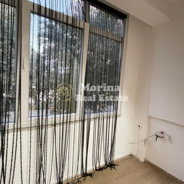 Qera, Ambient Biznesi, Square 21, 600 euro/muaj.