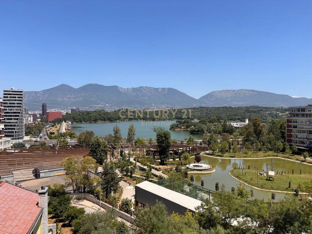 Apartment 3+1+2+2 parking spaces at the Zoological Garden 1,800 € /Month