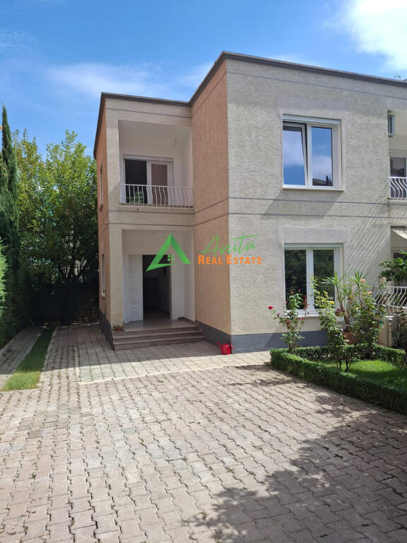 Villa su 2 Piani in Affitto – Via Elbasani