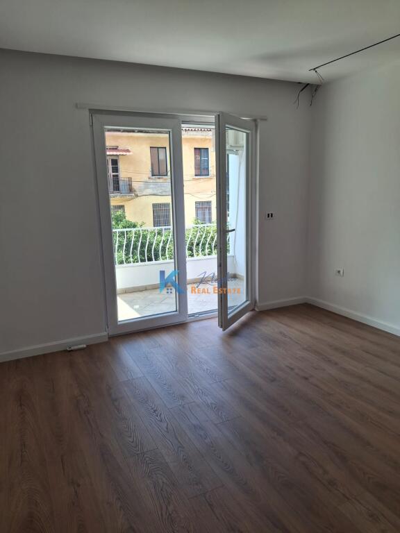 Villa su 2 Piani in Affitto – Via Elbasani, Tirana
