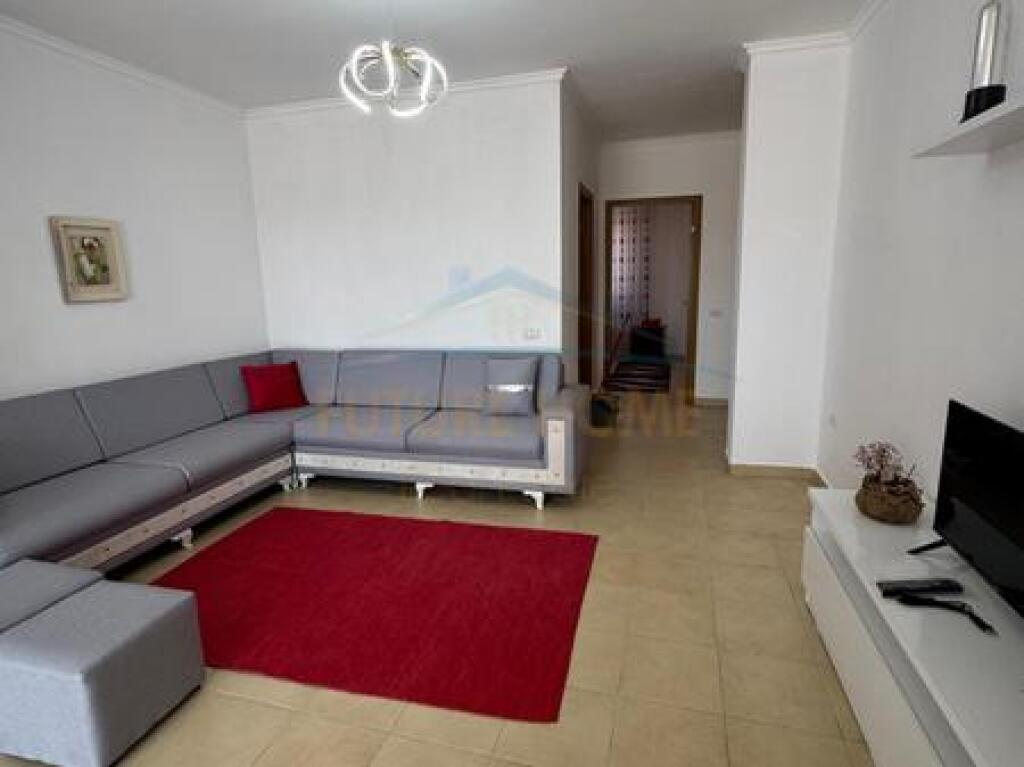 Shitet, Apartament 2+1, Rruga Dajtit, Fresku, Tiranë.