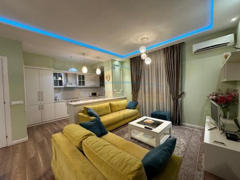 Qera, Apartament 2+1+2+Post Parkimi, Unaza e Re, Tiranë.