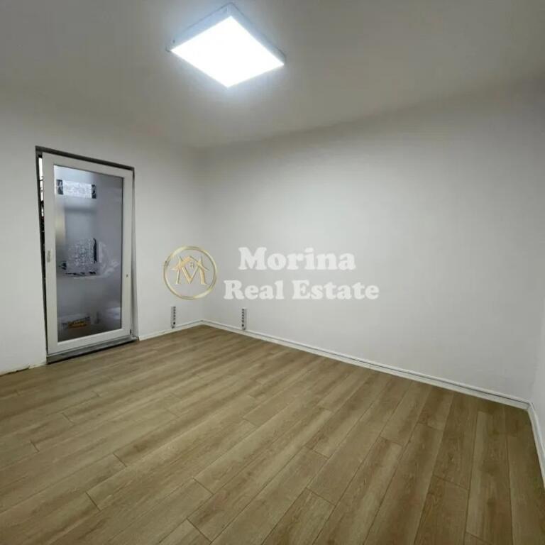 Qera, Ambient Biznesi, Square 21, 600 euro/muaj.