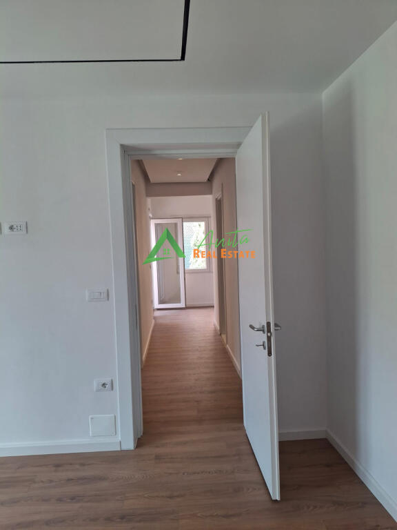 Villa su 2 Piani in Affitto – Via Elbasani