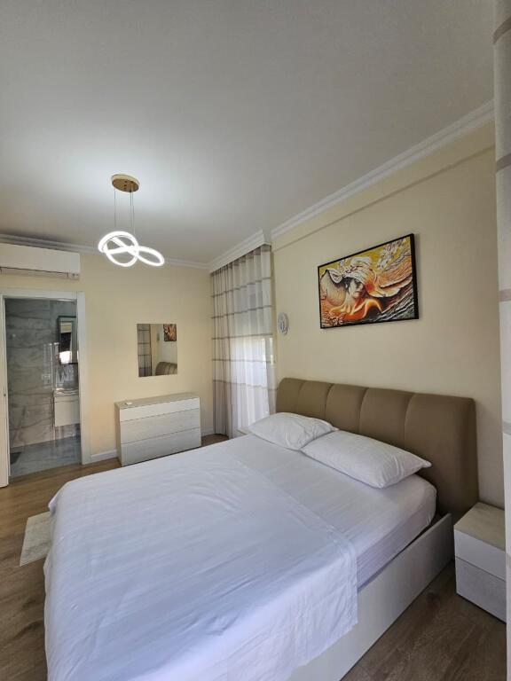 🔥 Luxury Super Apartment for Rent in Pazari i Ri