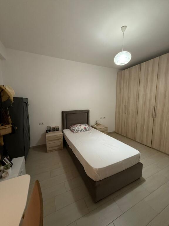 APARTAMENT 1+1 ME QIRA-KOMUNA E PARISIT