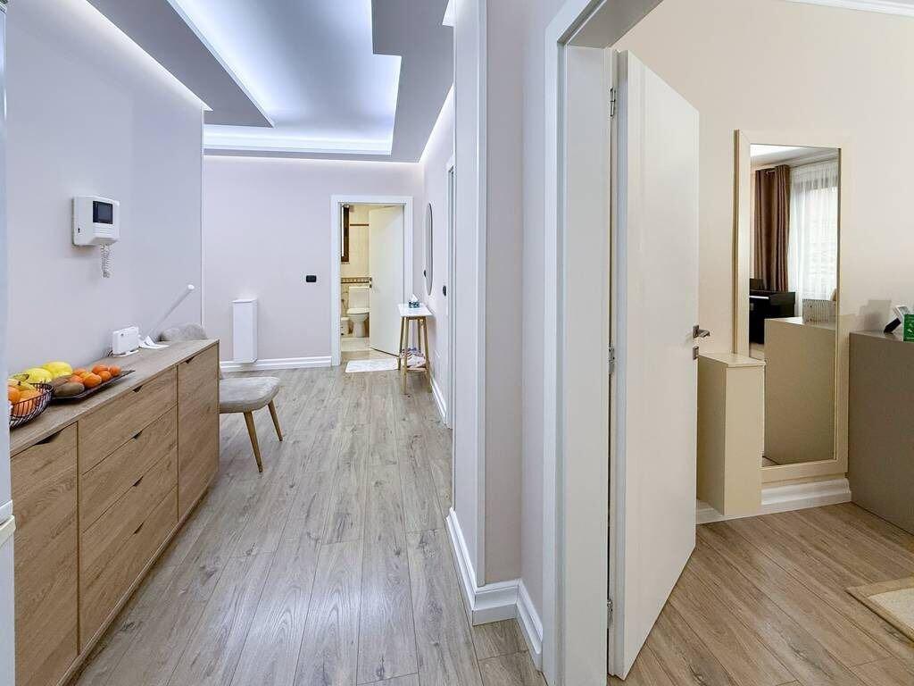 In affitto, edificio di 4 piani, Scuola Rossa, Tirana.