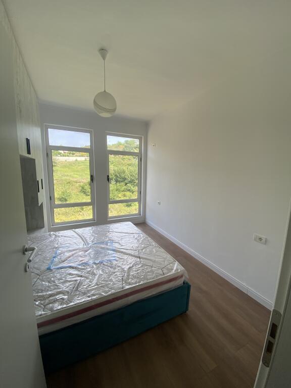 🏠 Vendesi super appartamento arredato con dettagli nella zona di Shkëmbi di Kavaja
