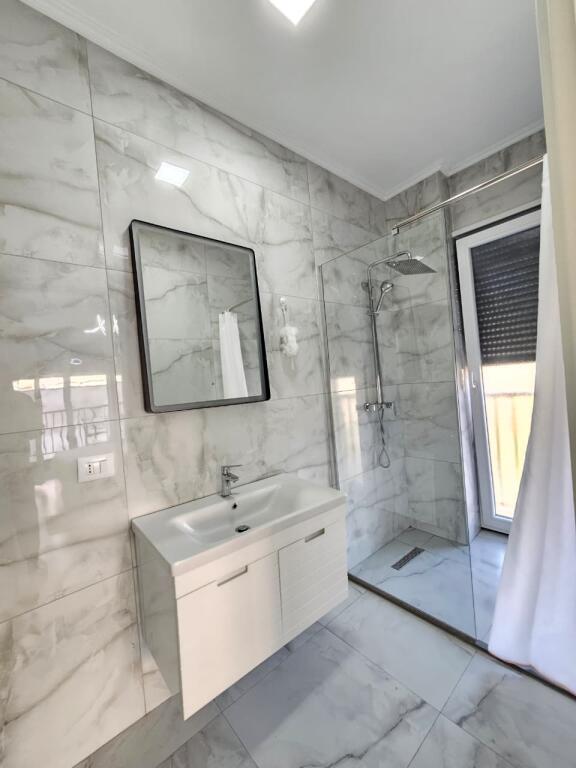 🔥 Luxury Super Apartment for Rent in Pazari i Ri