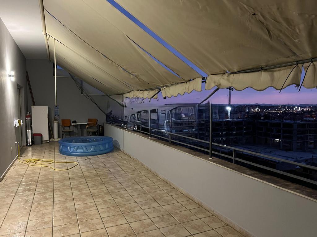 Apartament 2+1 me Verandë të Madhe në Rrugën "5 Maj", pranë Shkollës "Tirana Jonë" 650 € /Muaj