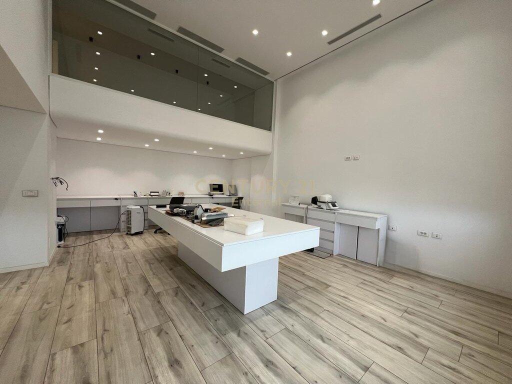 Unità in affitto a Tirana Golgen Park vicino a Amerikan 3 1.500 € /Mese