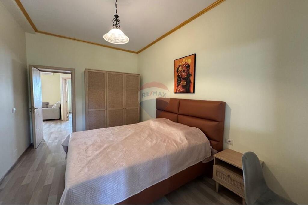 Apartament 2+1 me qira tek Shallvaret !