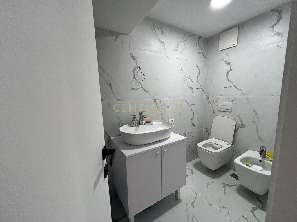 Unità in affitto a Tirana Golgen Park vicino a Amerikan 3 1.500 € /Mese