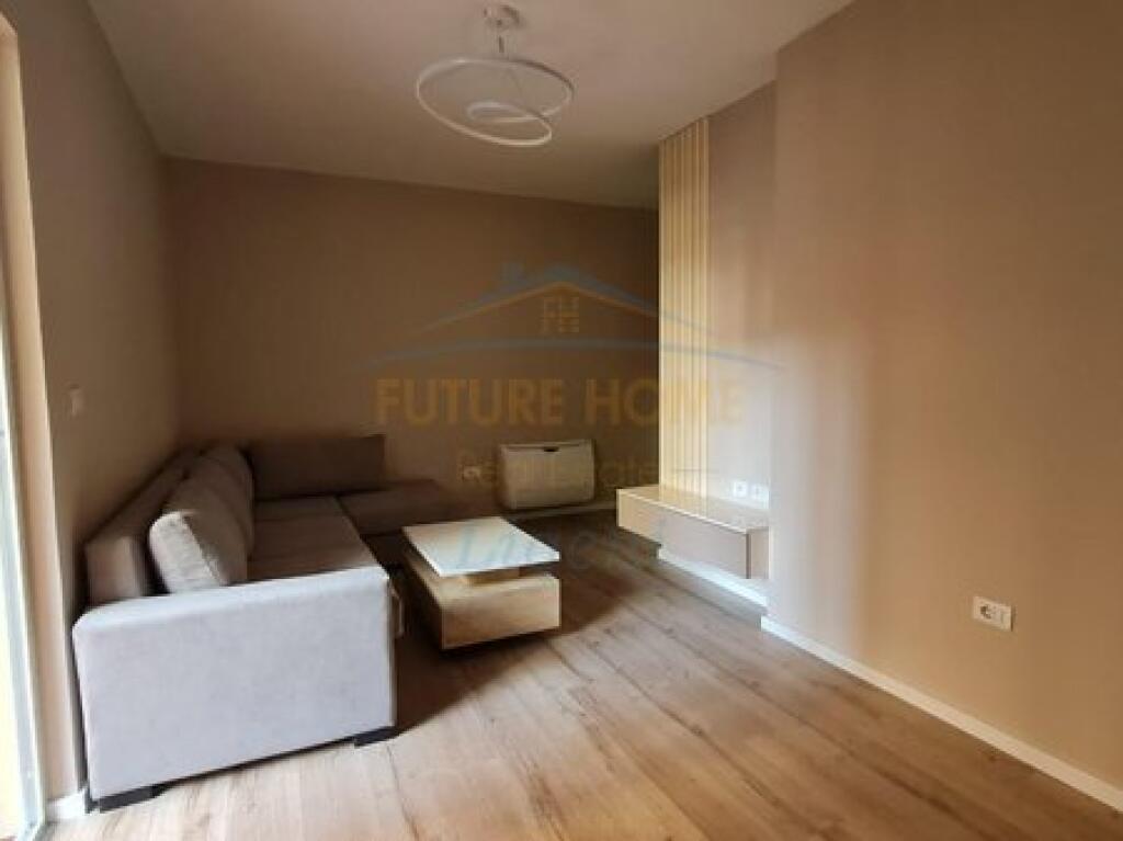 In vendita, Appartamento 1+1, Komuna e Parisit, Tirana.