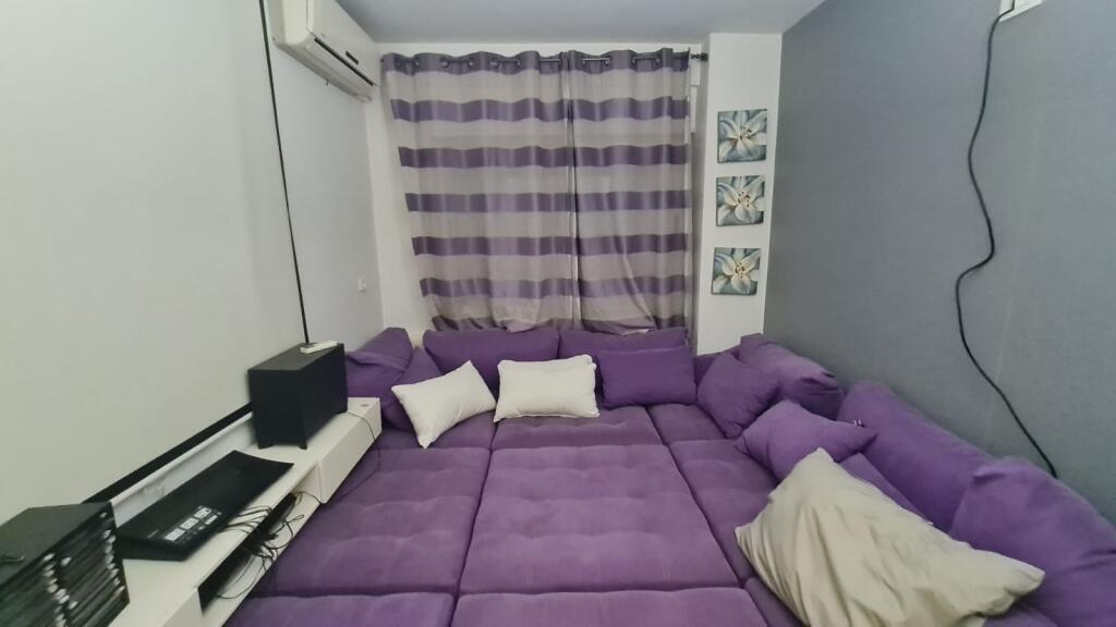 2+1,i mobiluar .kompleksi magnet 21 dhjetori 550 euro