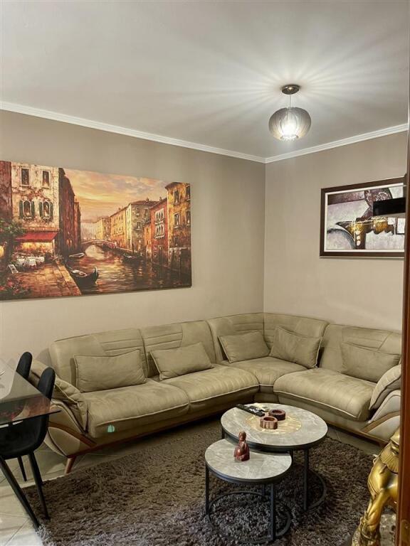 Appartamento 2+1 in vendita ad Astir
