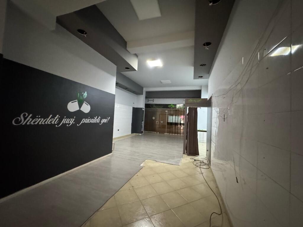 🏡 Locale in Affitto – 📍 Astir (vicino a Bohem)
