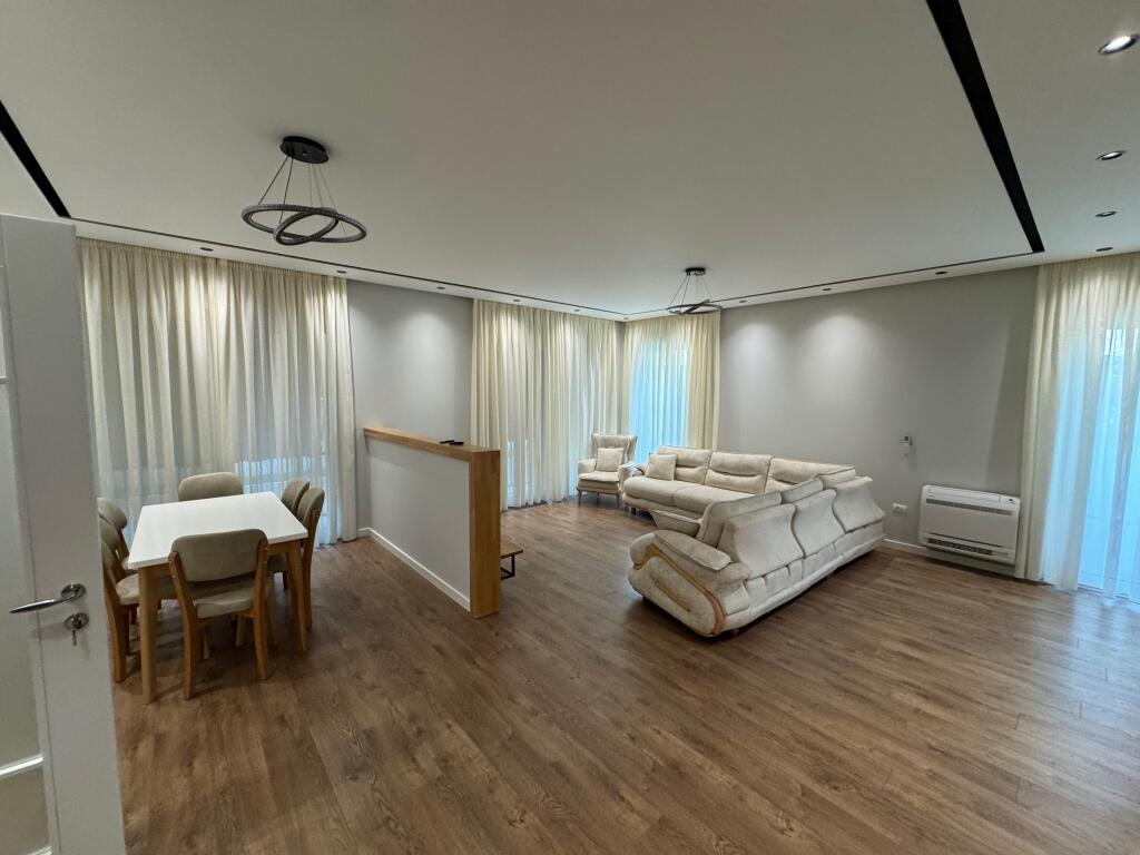 Affitto, Villa 📍 Via Dalip Topi, Kodra e Priftit🏷️Prezzo 1000 euro al mese