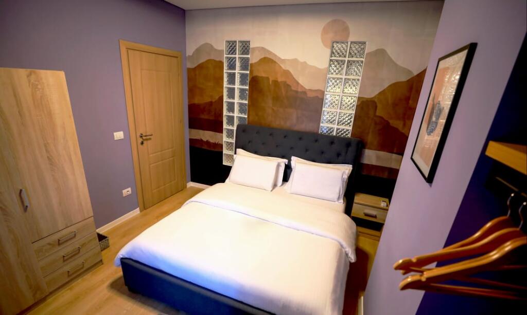 APARTAMENT 2+1 PER QERA TEK SHALLVARET!