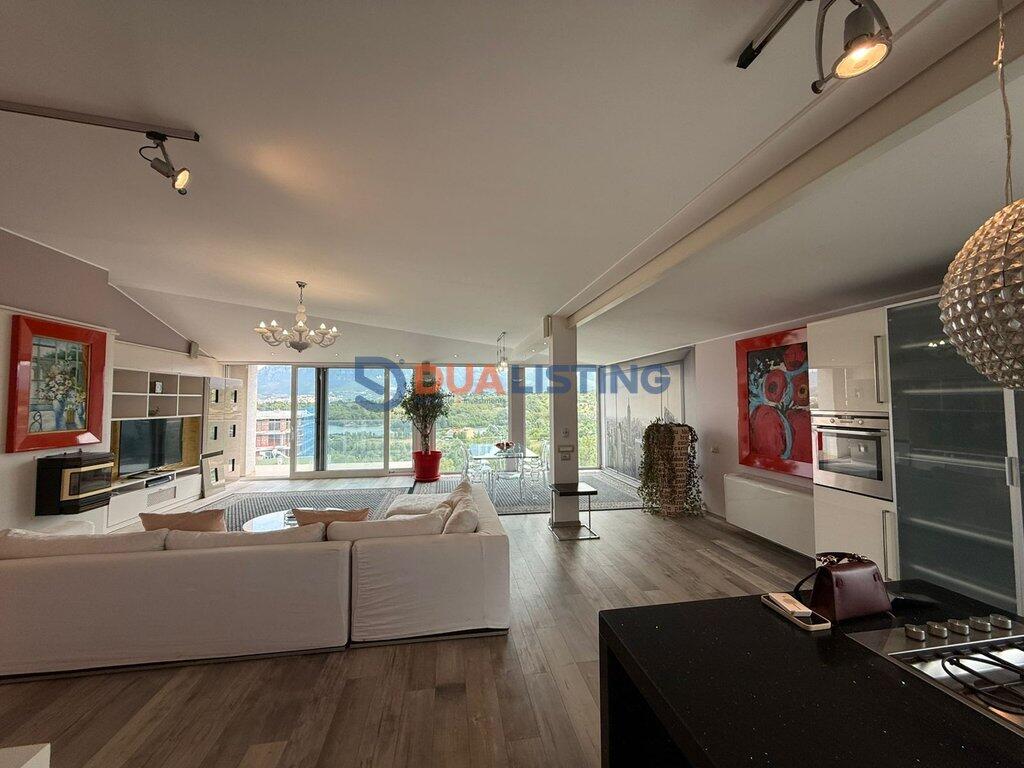 UNIQUE APARTMENT FOR RENT NEAR THE DRY LAKE!!