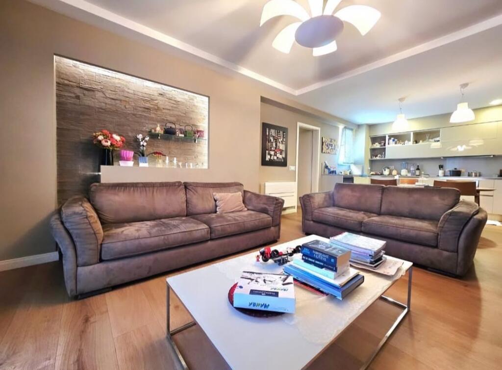 Shesim super apartament! 3+1+2 RRUGA E BOGDANEVE