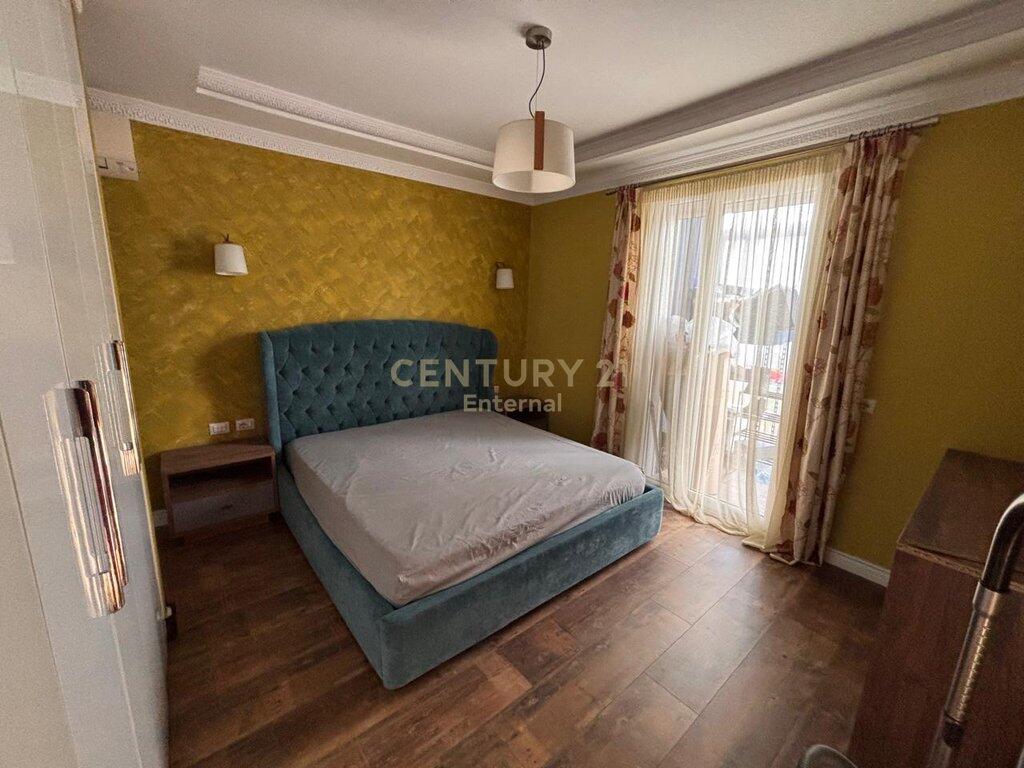 Apartment 3+1+2+2 parking spaces at the Zoological Garden 1,800 € /Month