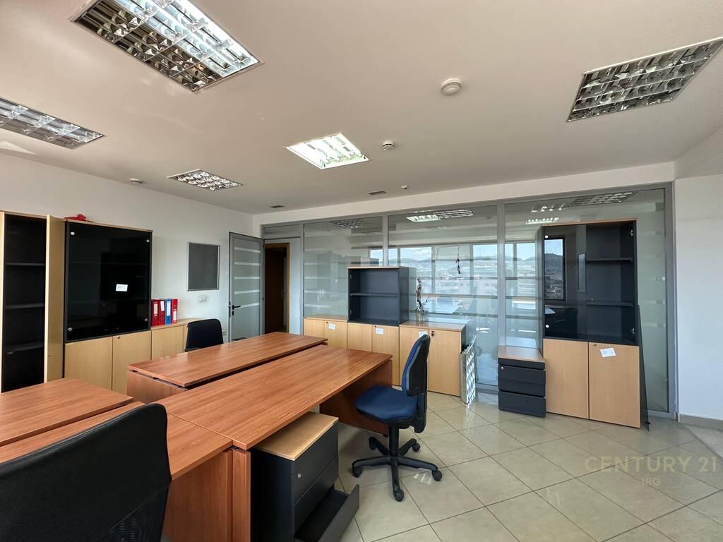 AMBIENTE UFFICIO IN AFFITTO ALLE TORRI GEMELLE!