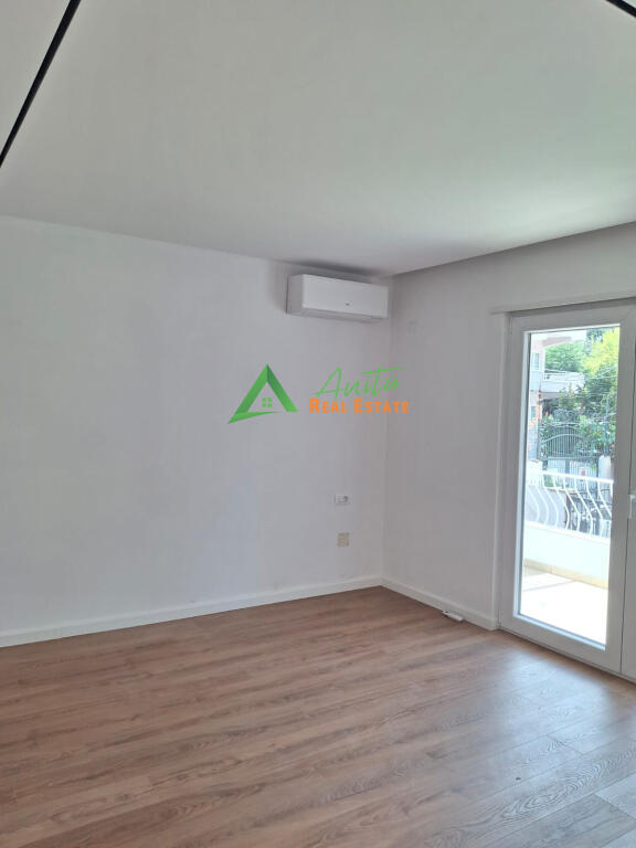 Villa su 2 Piani in Affitto – Via Elbasani
