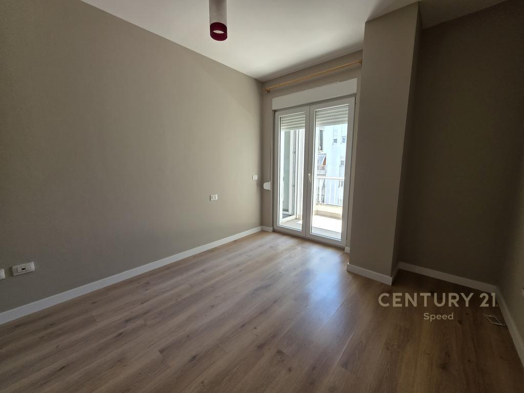 VENDIAMO APPARTAMENTO 1+1 PRESSO IL COMPLESSO MAGNET; VIA FROSINA PLAKU 155.000 €