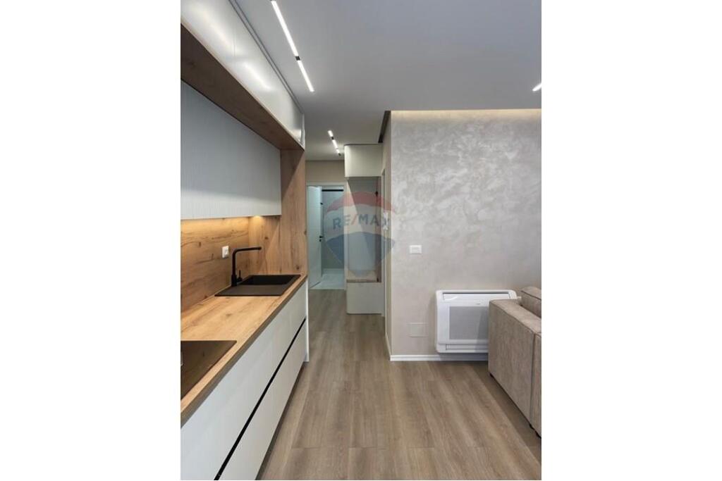Apartament 1+1 per shitje ne Xhamllik !