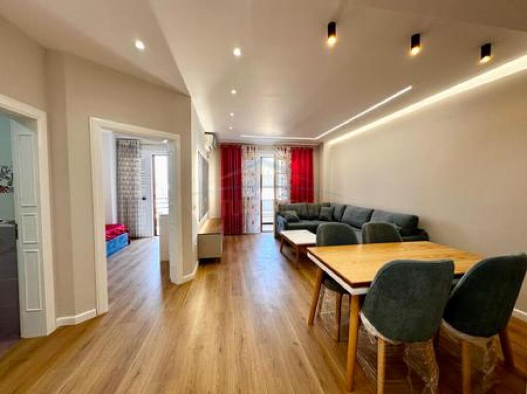 Shitet, Apartament 1+1 Prane Eleonores, Kodra e Diellit, Tirane.