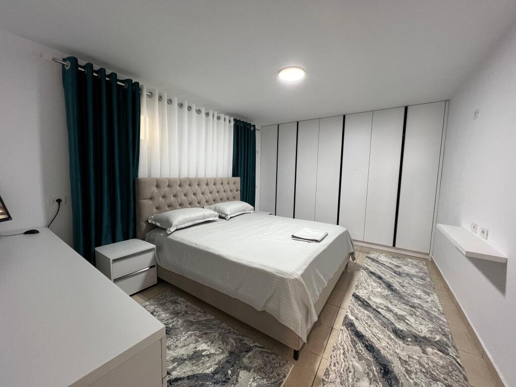 Casa privata in affitto a Mjull Bathore