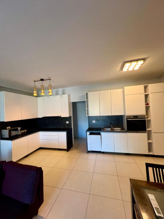 Jepet me qira Apartament 2+1, Kinostudio, Tiranë