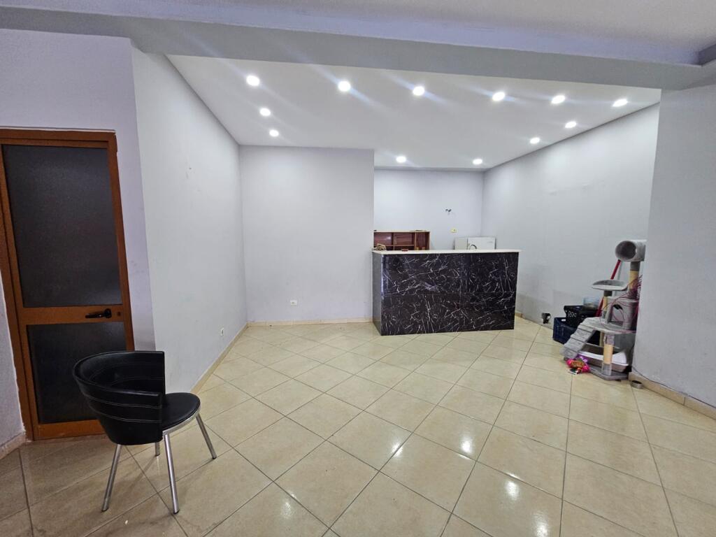 LOCALE COMMERCIALE IN AFFITTO Antalia, spiaggia DURRES