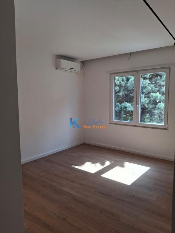 Villa su 2 Piani in Affitto – Via Elbasani, Tirana