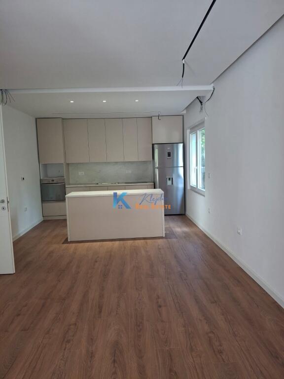 Villa su 2 Piani in Affitto – Via Elbasani, Tirana