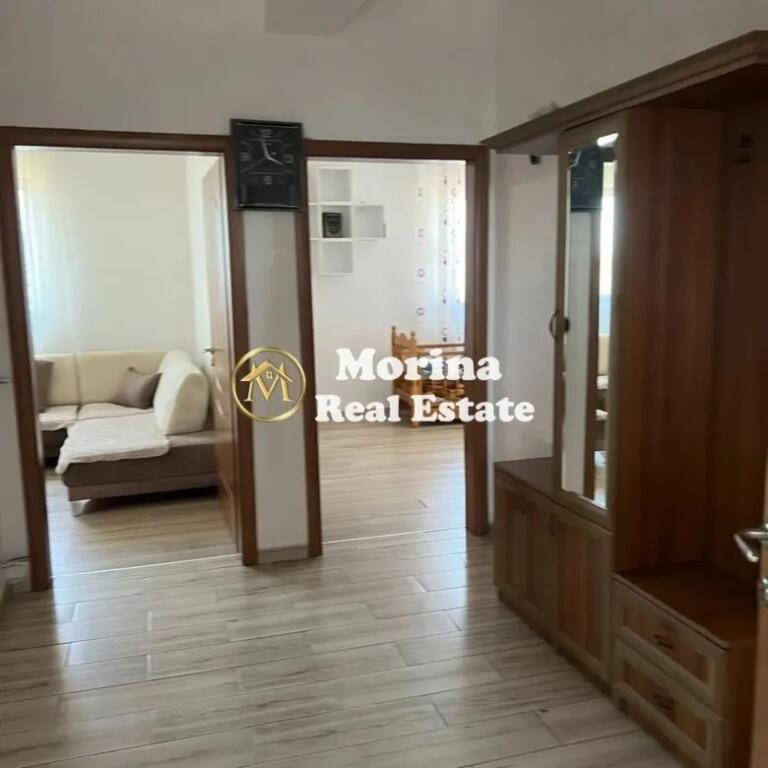 Affitto, ingresso privato, 2+1, 5 Maji, 400 euro / mese.