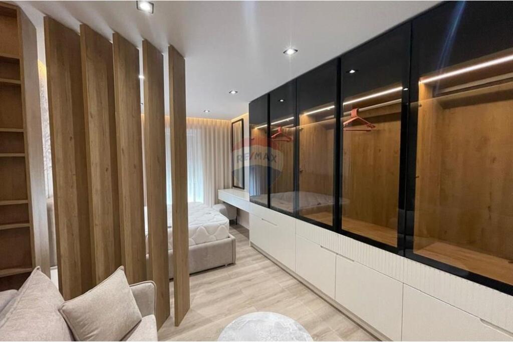 Apartament 1+1 per shitje ne Xhamllik !