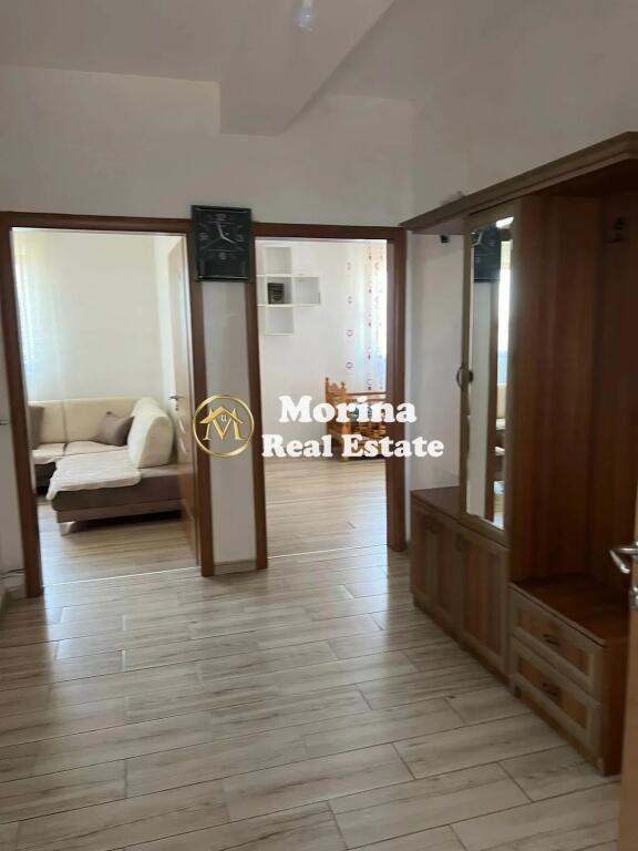 Affitto, ingresso privato, 2+1, 5 Maji, 400 euro / mese.