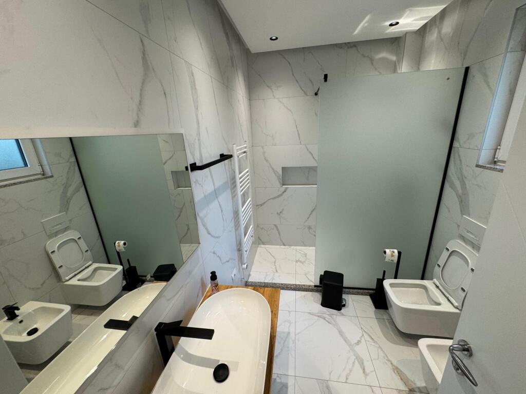 Affitto, Villa 📍 Via Dalip Topi, Kodra e Priftit🏷️Prezzo 1000 euro al mese