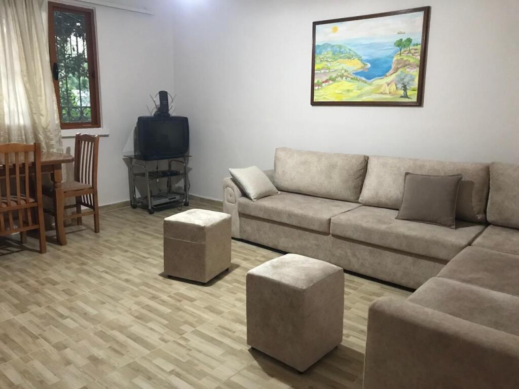 Affittasi appartamento 1+1 Stacioni i Fundit Tr E Re 500 mila lek