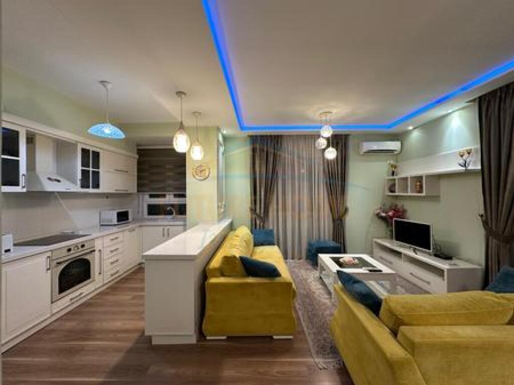 Qera, Apartament 2+1+2+Post Parkimi, Unaza e Re, Tiranë.